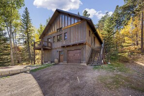 Exterior - Whiskey Barrel - Hot tub, Firepit, Access to Pool! (Lead)