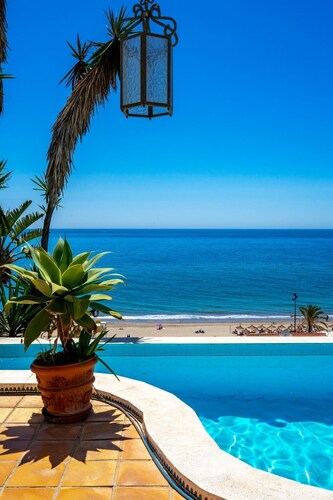Stunning Beachclose Villa by Costarentals - Ref 03