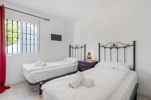 2 camere, ferro/asse da stiro, Wi-Fi gratuito, lenzuola