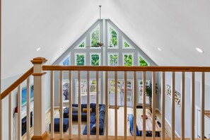 Smart TV, fireplace, books - Deep Water, Heated Pool, Firepits, Deep Water, Kayaks, Pool Table, Sundeck (Macon)