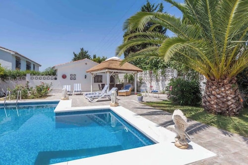Stunning Villa with Pool by Costarentals - Ref 30