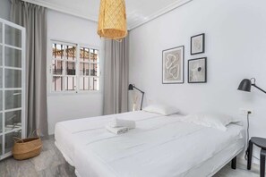 3 soverom, strykejern/-brett, wi-fi (inkludert) og sengetøy