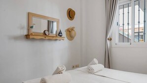 1 chambre, fer et planche à repasser, Wi-Fi gratuit, draps fournis