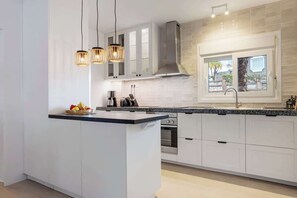 Fridge, microwave, oven, stovetop - Cozy apartment with pool by Costarentals - Ref 153 (Mijas)