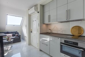 Fridge, microwave, oven, stovetop - Modern sea view rooftop by Costarentals - Ref 116 (Fuengirola)