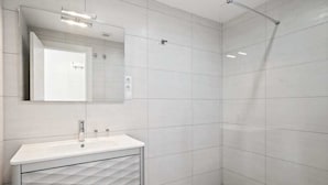 تجهيزات دش، مجففات شعر، مناشف