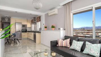 Een smart-tv en een kantoor