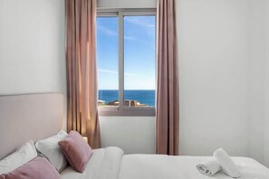 3 chambres, fer et planche à repasser, Wi-Fi gratuit, draps fournis