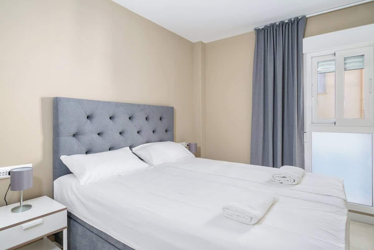 1 slaapkamer, een strijkplank/strijkijzer, gratis wifi, beddengoed