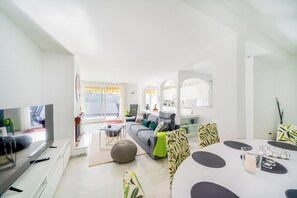 Smart-TV, Kamin