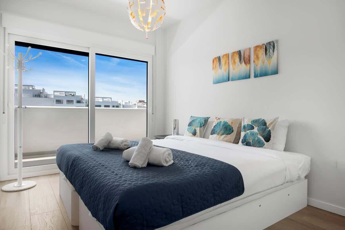 3 bedrooms, iron/ironing board, free WiFi, bed sheets