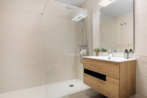 Badekar og hårføner