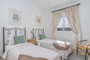 3 bedrooms, iron/ironing board, free WiFi, bed sheets