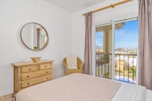 3 makuuhuonetta, silitysrauta/-lauta, vauvan matkasänky, ilmainen Wi-Fi