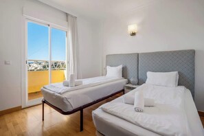 3 bedrooms, iron/ironing board, travel cot, free WiFi