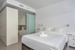3 bedrooms, iron/ironing board, travel cot, free WiFi