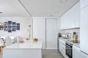 Fridge, microwave, oven, stovetop - Luxurious apt Benalmadena by Costarentals - Ref 35 (Benalmádena)