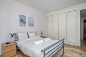 2 多间卧室、熨斗/熨衣板、免费 WiFi、床单