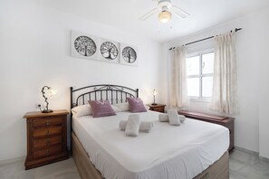 3 عدّة غرف نوم وملاءات أسرّة