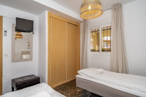2 habitaciones, tabla de planchar con plancha y wifi gratis