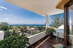 Property grounds - El Rosario sunny terrace by Costarentals - Ref M6 (Marbella)