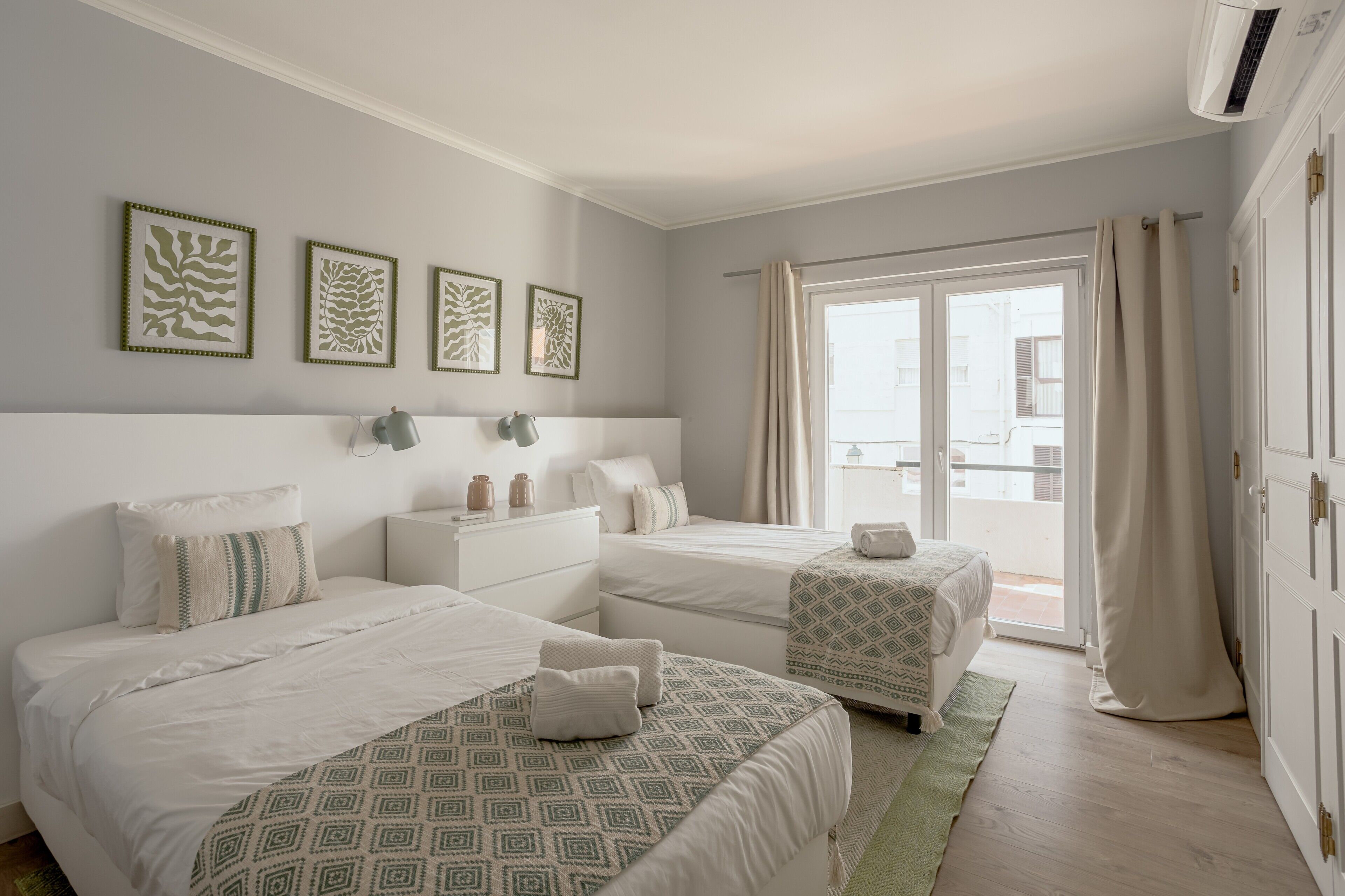 2 bedrooms, iron/ironing board, free WiFi, bed sheets