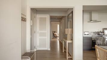 Kylskåp, mikrovågsugn, ugn och spishäll