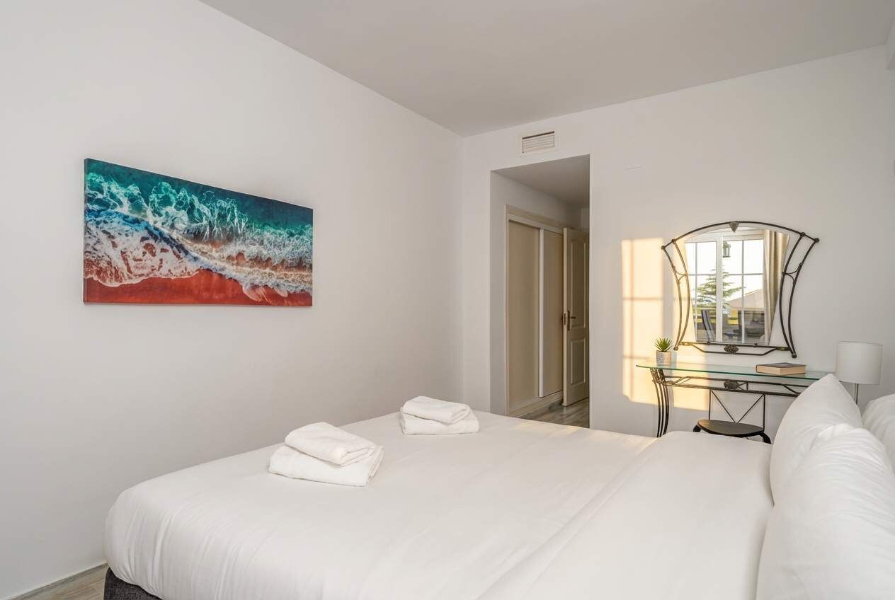 2 habitaciones, tabla de planchar con plancha y wifi gratis 