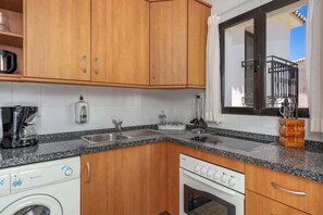 Fridge, microwave, oven, stovetop - Seaview apt in Riviera by Costarentals - Ref 31 (Mijas)