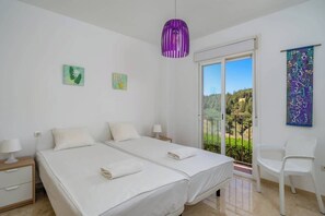 2 makuuhuonetta, silitysrauta/-lauta, ilmainen Wi-Fi, vuodevaatteet