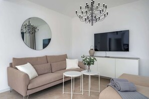 Smart TV, offices - Beachclose apt with pool by Costarentals - Ref 173 (Torremolinos)