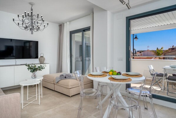 Dining - Beachclose apt with pool by Costarentals - Ref 173 (Torremolinos)