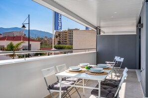 Outdoor dining - Beachclose apt with pool by Costarentals - Ref 173 (Torremolinos)