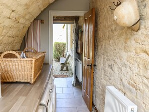 Interior - The Compton Cottage (Cheltenham)