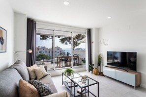 Een smart-tv en een kantoor