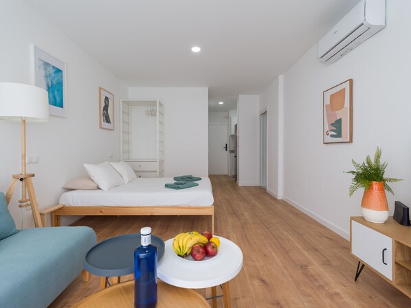 Silitysrauta/-lauta, ilmainen Wi-Fi, vuodevaatteet