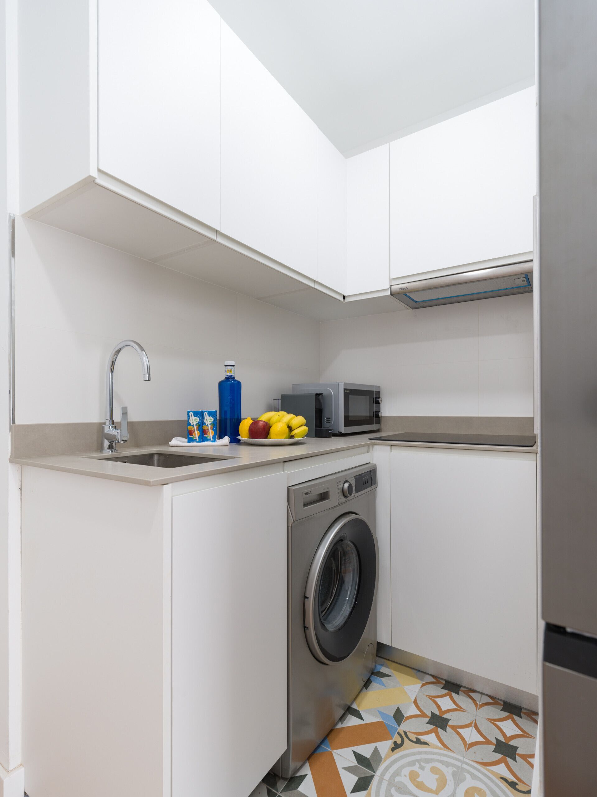 Fridge, microwave, coffee/tea maker, electric kettle