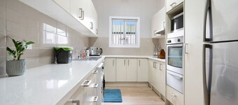 Spacious 3BR House near Figtree Grove - 8mins walk