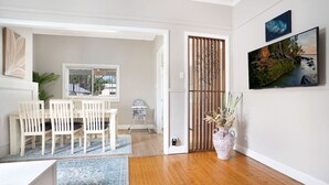 Unclassified image, 3 of 34, button - Spacious 3BR House near Figtree Grove - 8mins walk (Figtree)