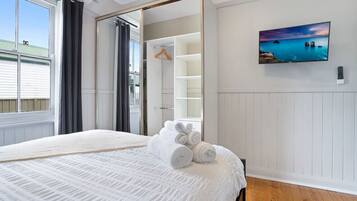 3 habitaciones, tabla de planchar con plancha, wifi y ropa de cama