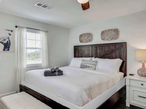 Scenic Barndominium, Hot tub & Separate Suite