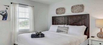 Scenic Barndominium, Hot tub & Separate Suite