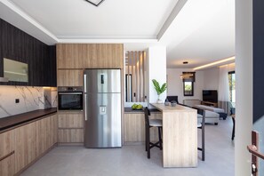 Fridge, microwave, oven, stovetop