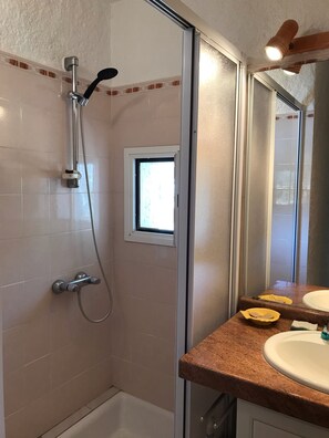 Shower, hair dryer - A 200 M de la Plage (Argelès-sur-Mer)
