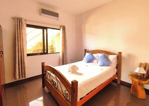 2 dormitorios, tabla de planchar con plancha, cuna de viaje y wifi