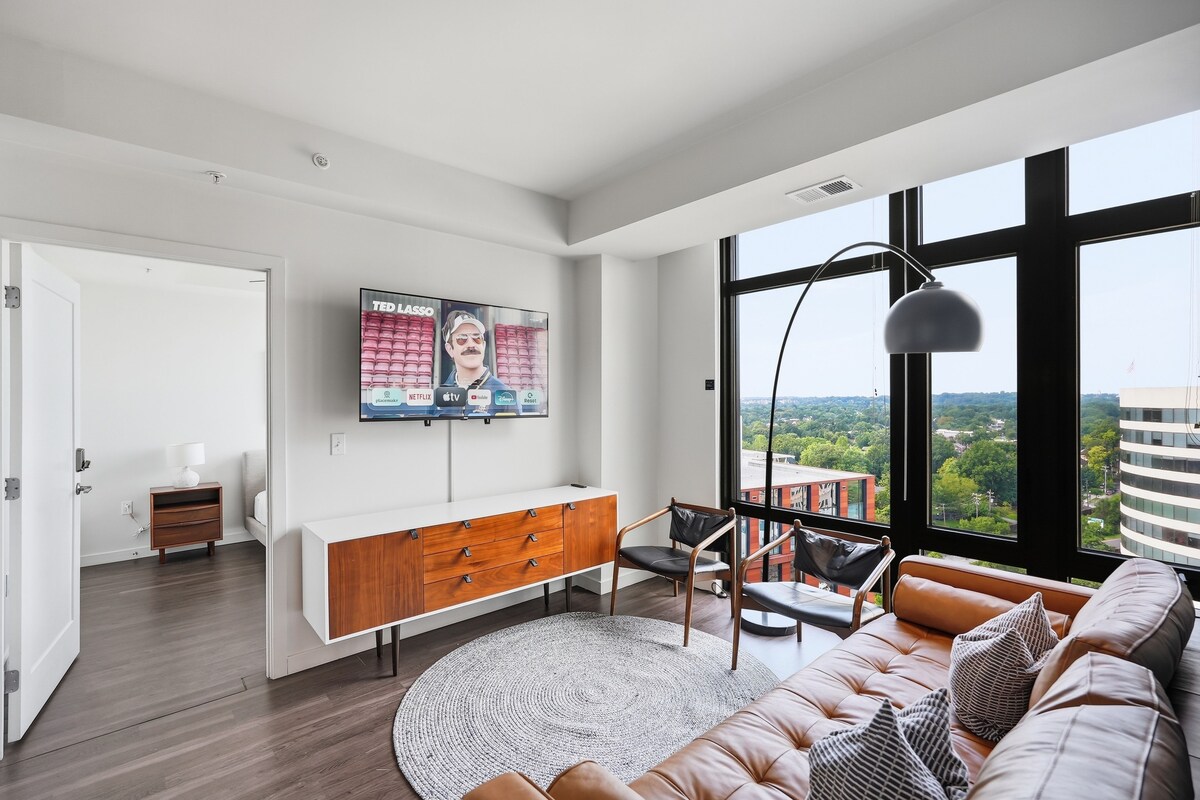 Apartment, 2 Bedrooms, Transfer Shower | Living area | Flat-screen TV, Netflix, Hulu, streaming services