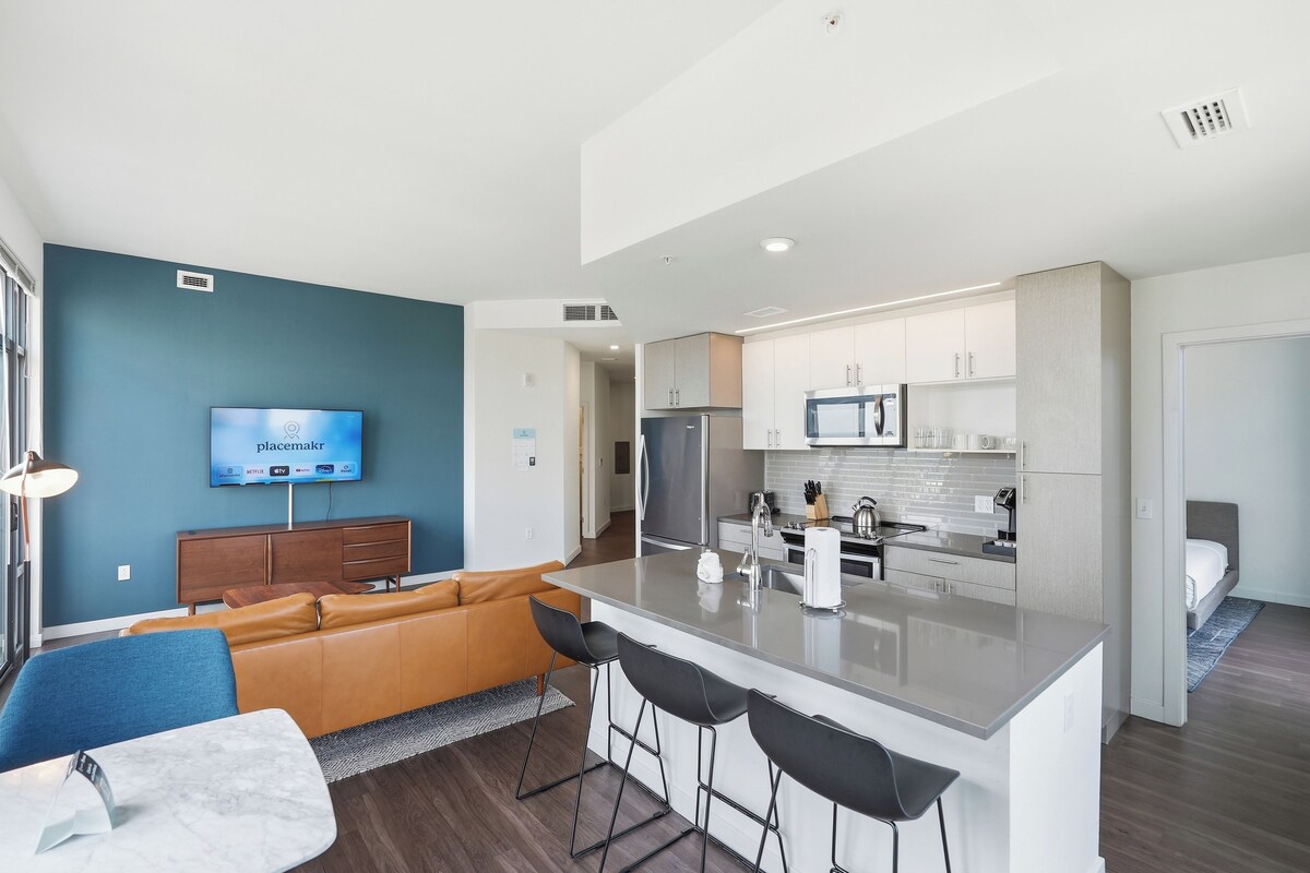 Premium Two Bedroom Apartment | Living area | Flat-screen TV, Netflix, Hulu, streaming services