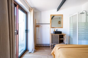 2 camere, ferro/asse da stiro, Wi-Fi gratuito, lenzuola