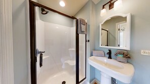 Maison, 2 chambres | Salle de bain