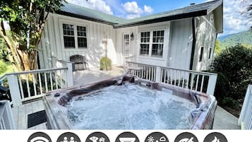 House, 2 Bedrooms | Outdoor spa tub